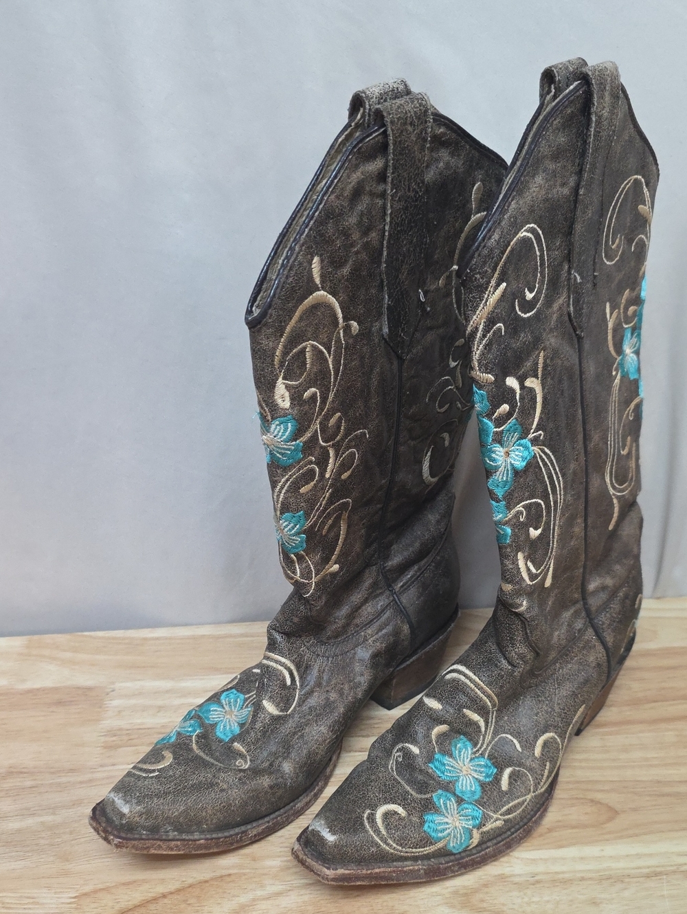 Circle G Brown Leather Heeled Cowboy Boots with Turquoise Floral Embroidery